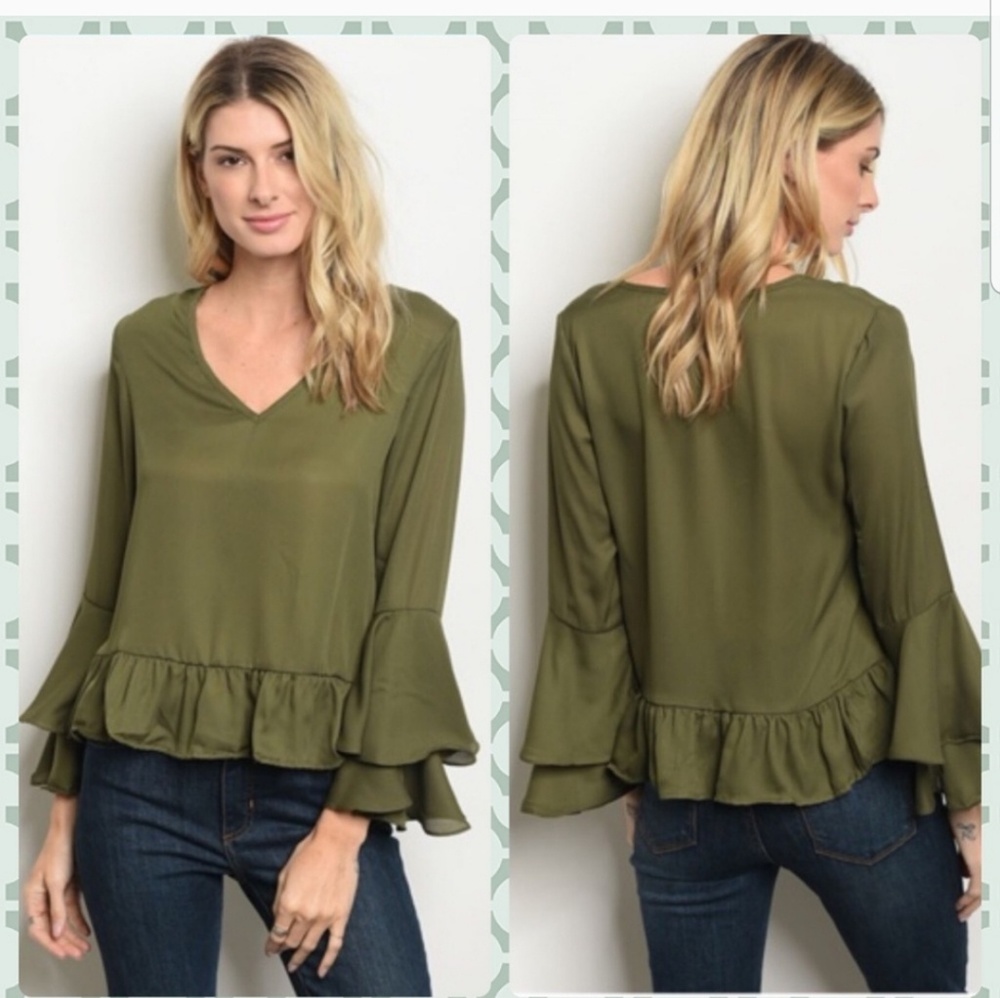 BRAND NEW Bell Sleeved Top - Picture 2 of 4